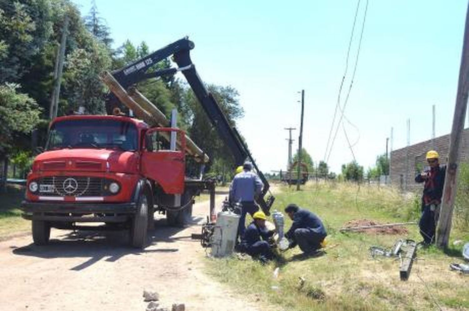 Más de 2000 familias permanecen sin luz en Florencio Varela