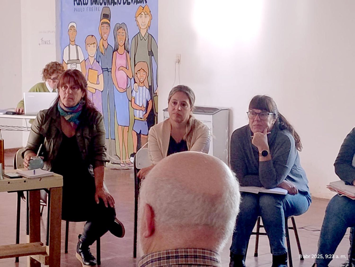 Pasaje. De la reunión en la sede educativa