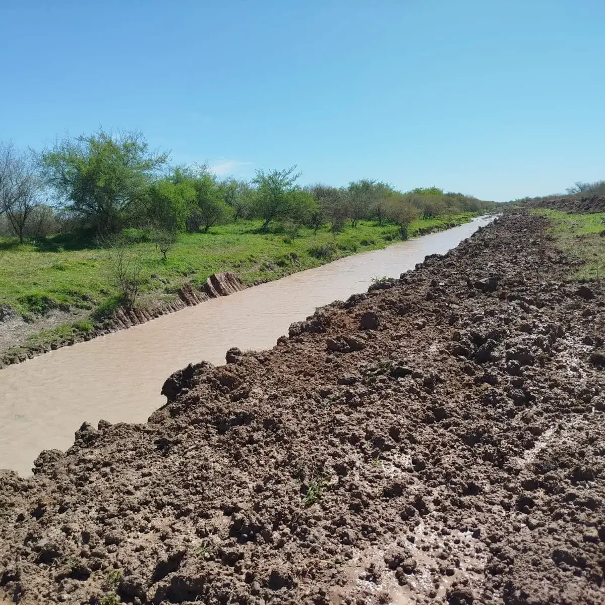 Provincia pagará el combustible para la limpieza de canales rurales en Gualeguay