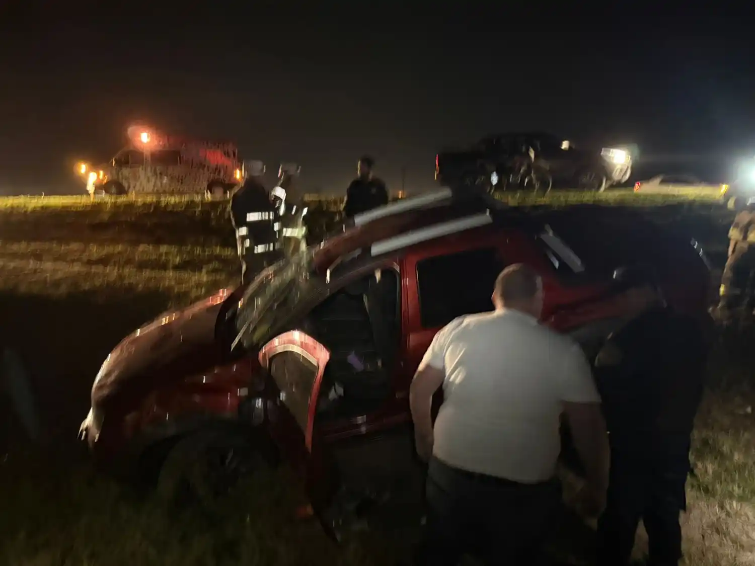 Perdió el control de la camioneta sobre el desvío de Ruta Provincial 1 y volcó - 2