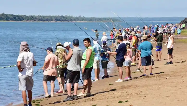 Buscando Pique organiza torneo de pesca de costa, en Los Sauces