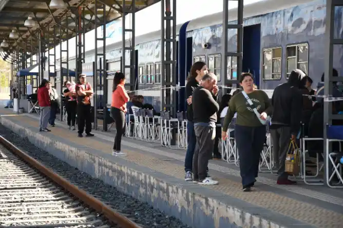 Más de 650 vecinos ya fueron atendidos por el Tren de Capital Humano en Chascomús