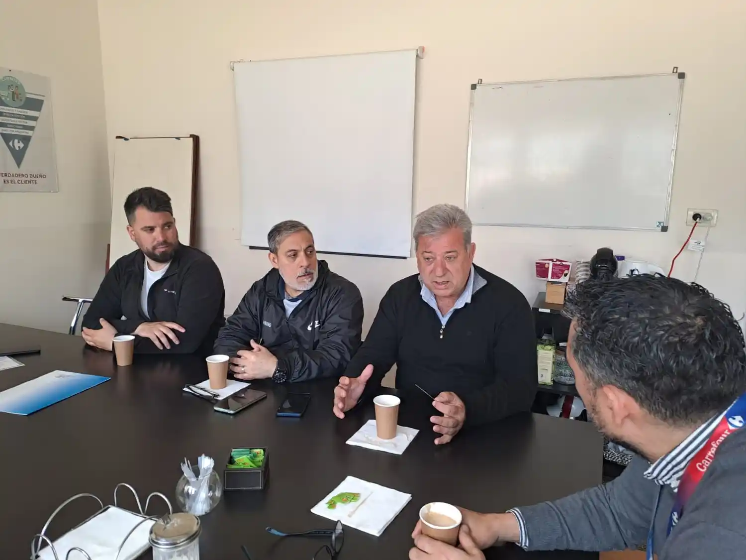 Temen por una posible venta de la empresa.