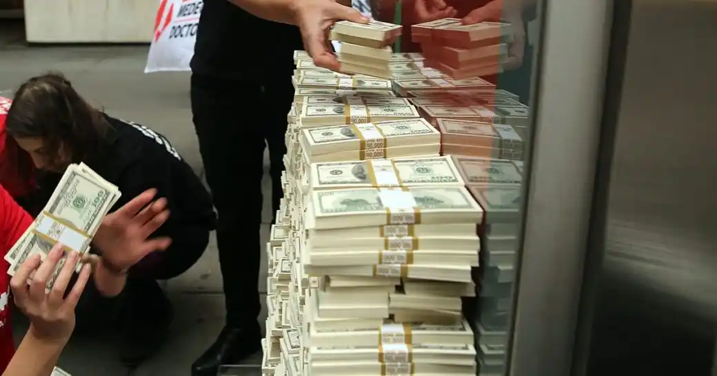 INCAUTAN 4 MILLONES DE DÓLARES FALSOS y desarticulan a la banda de falsificadores “Los Veteranos”