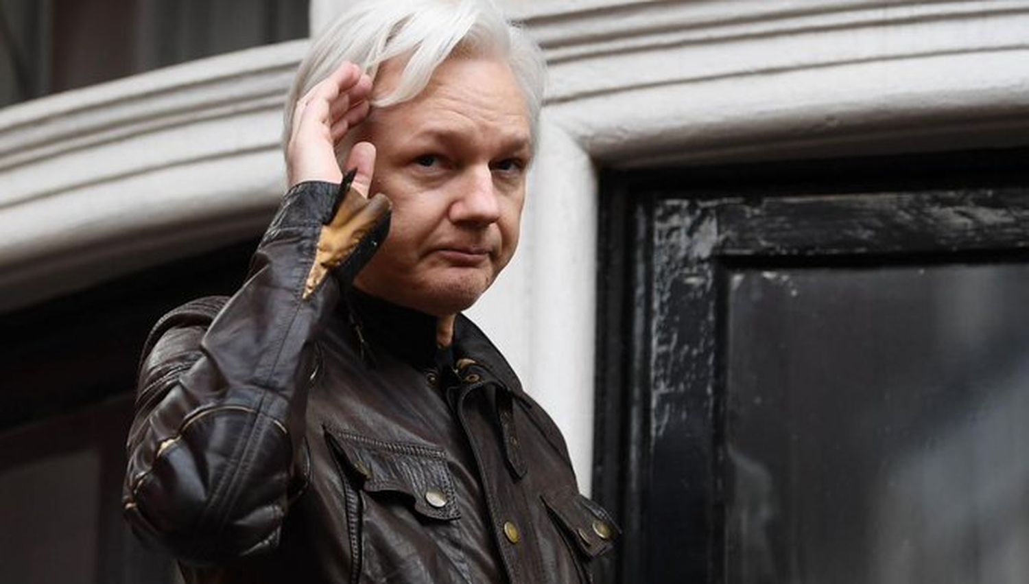 Julian Assange, fundador de WikiLeaks, sufrió un derrame cerebral en prisión