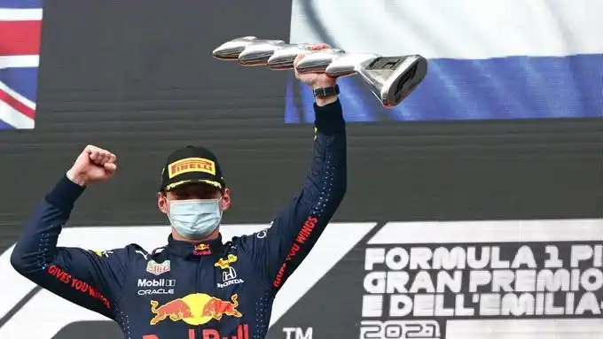 Cómodo triunfo de Verstappen en Imola