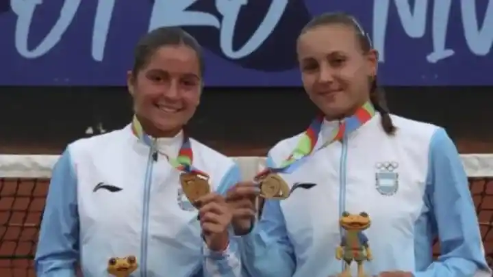 Meabe y Larraya Guidi, con la medalla dorada del doble.