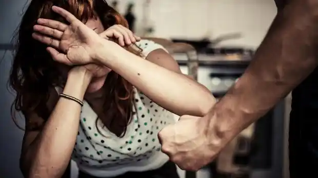 Proyecto dispone licencia laboral para víctimas de violencia de género 