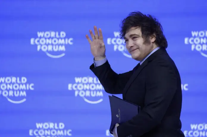 Milei fue cuestionado por colectivos LGBT por su discurso contra la "ideología de género" en Davos.