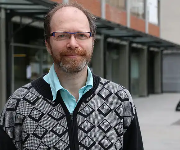 Este martes disertará Diego Golombek en el Teatro Brazzola de Chascomús