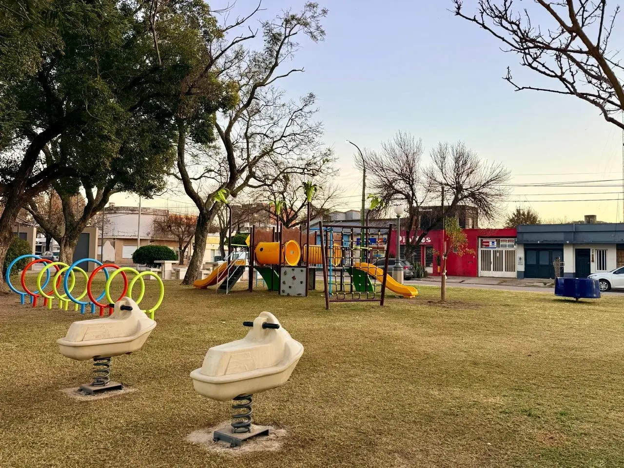 La Plaza 9 de Julio suma nuevos juegos y espacios renovados