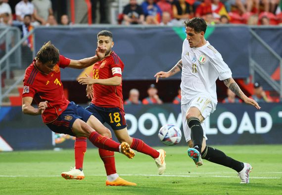 España dejó atrás a Italia y definirá frente a Croacia