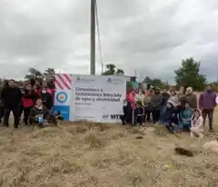 Conexiones domiciliarias de agua y electricidad para el barrio La Unión