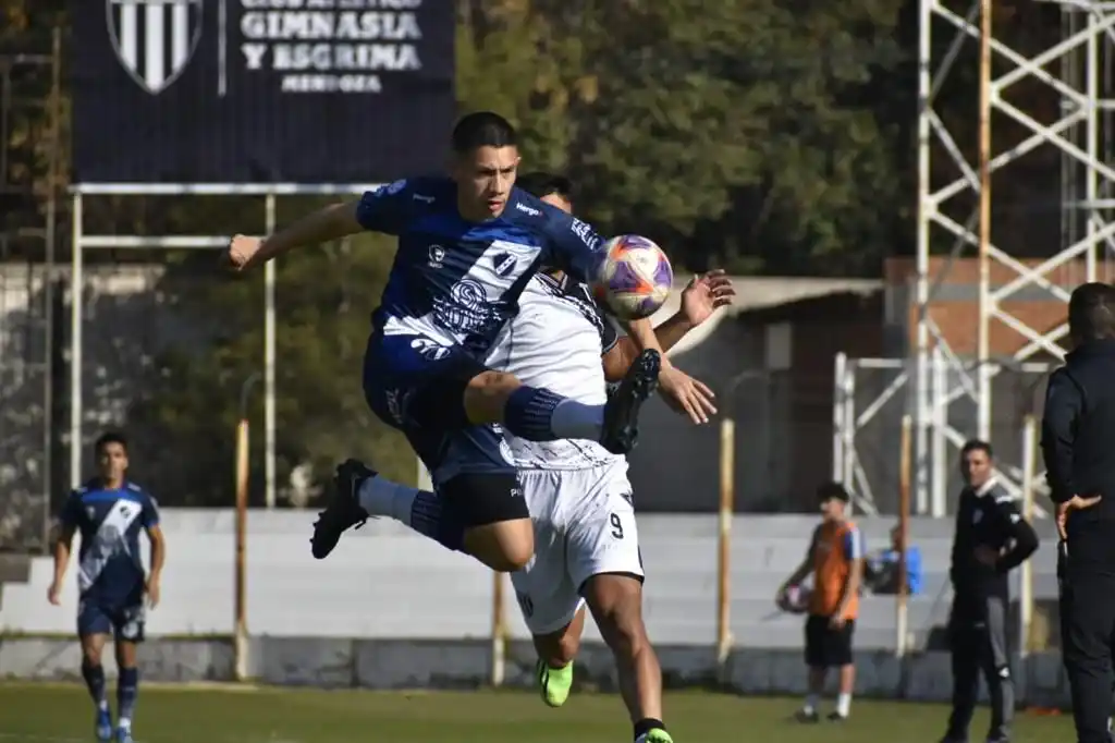 Alvarado se traía un buen punto y lo perdió en el final