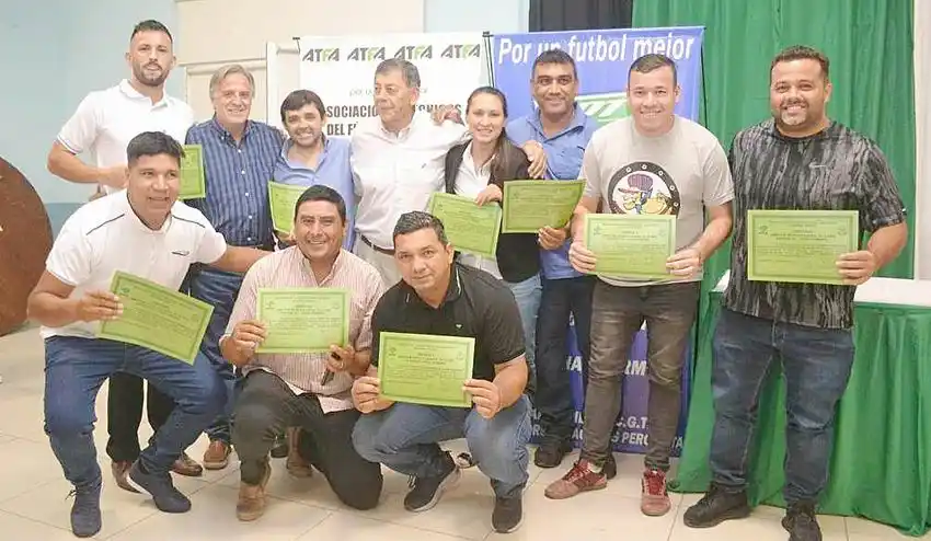 Los nuevos DT ya tienen sus certificados