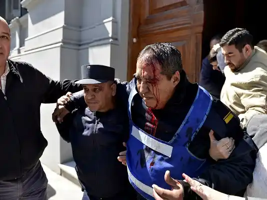 Propondrán mediación por la causa del tractorazo en Casa de Gobierno