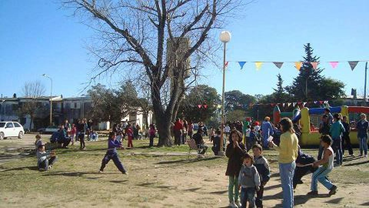 Los vecinos pondrán en valor la plaza del Barrio 348