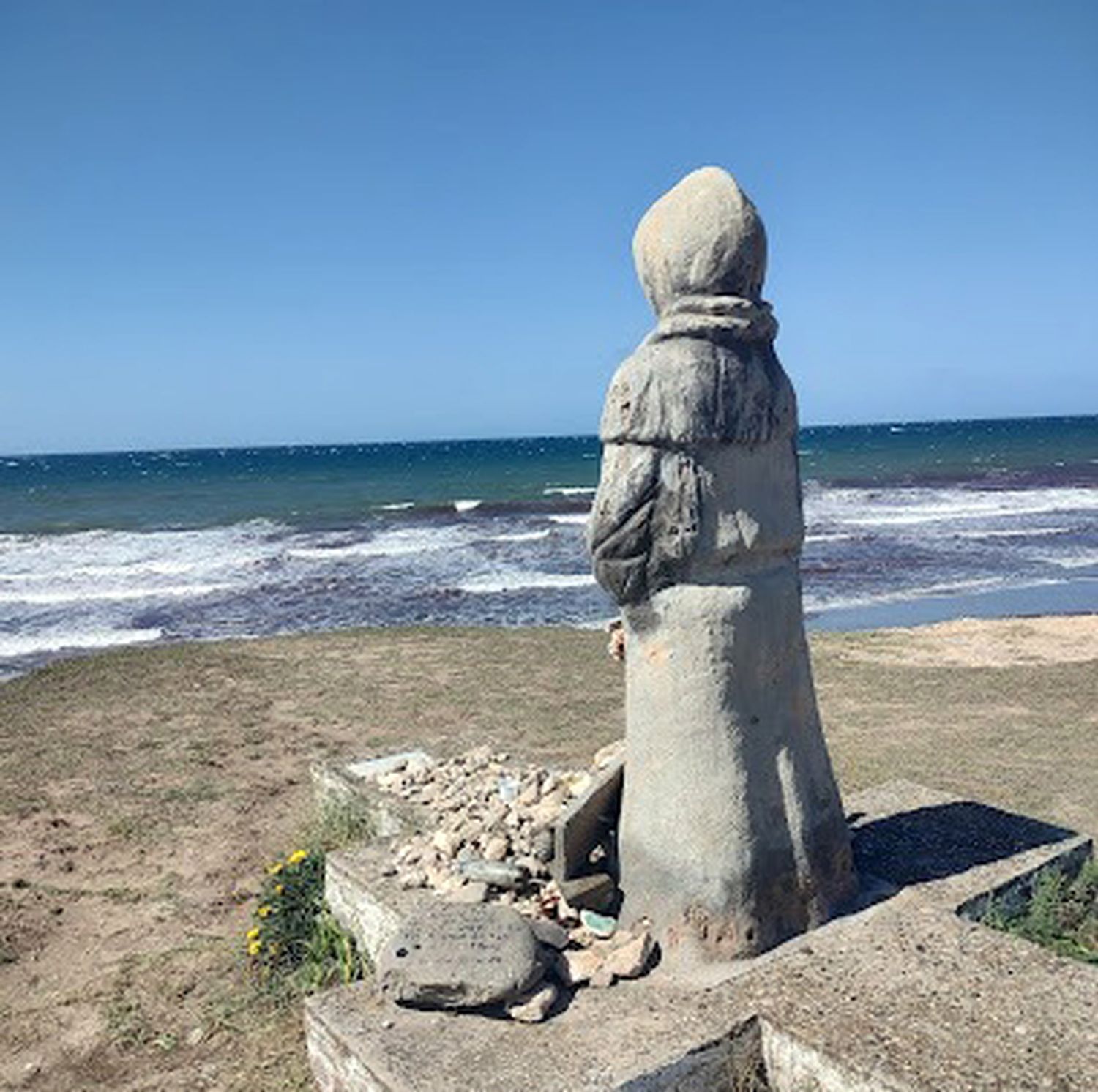 En Las Grutas. Se encuentra la imagen de San Francisco de Asís