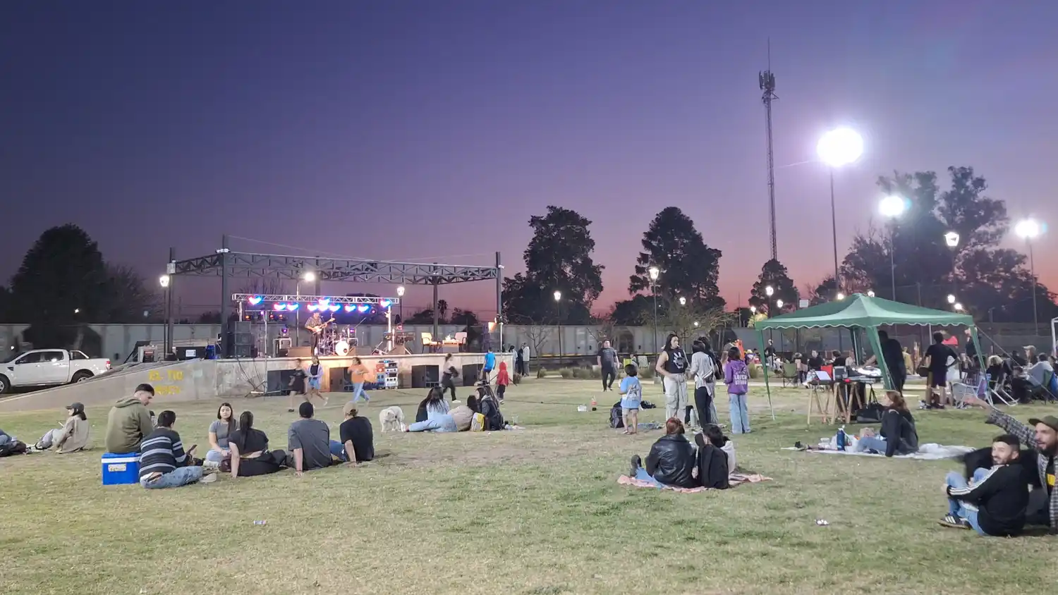 El Parque Urbano de El Tío, un espacio familiar que se prepara para recibir a cientos de artistas y visitantes durante el debut del Pre Cosquín