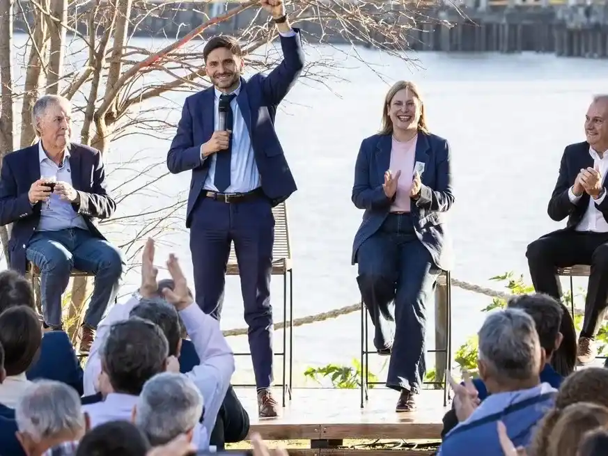 El acto se llevó a cabo en el puerto santafesino, todo un símbolo.