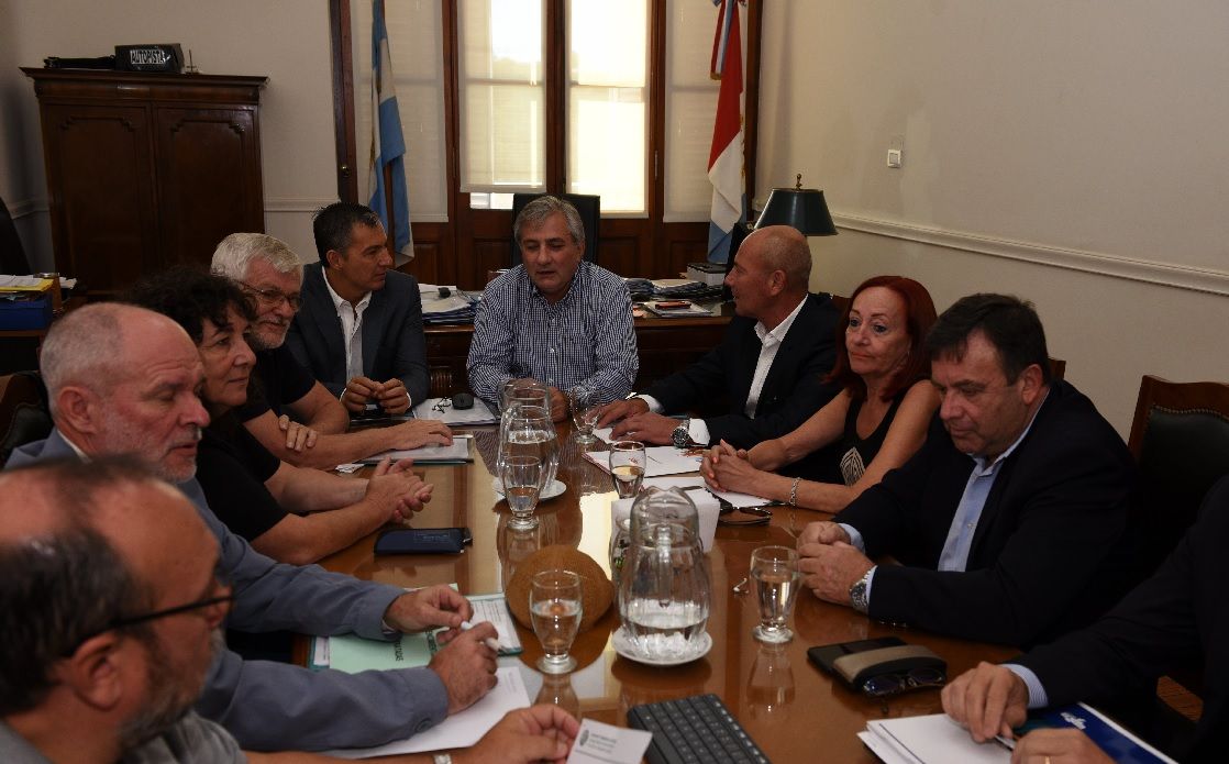 Se reúne la paritaria central