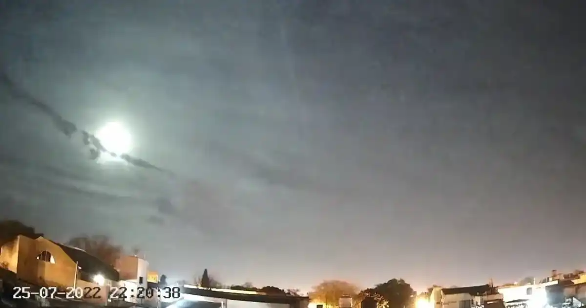 VIDEO | Un bólido iluminó la noche santafesina y desconcertó a todos