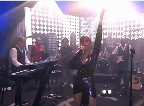 Elisa Rego se reencontró virtualmente con sus seguidores. Foto captura Ticketplate