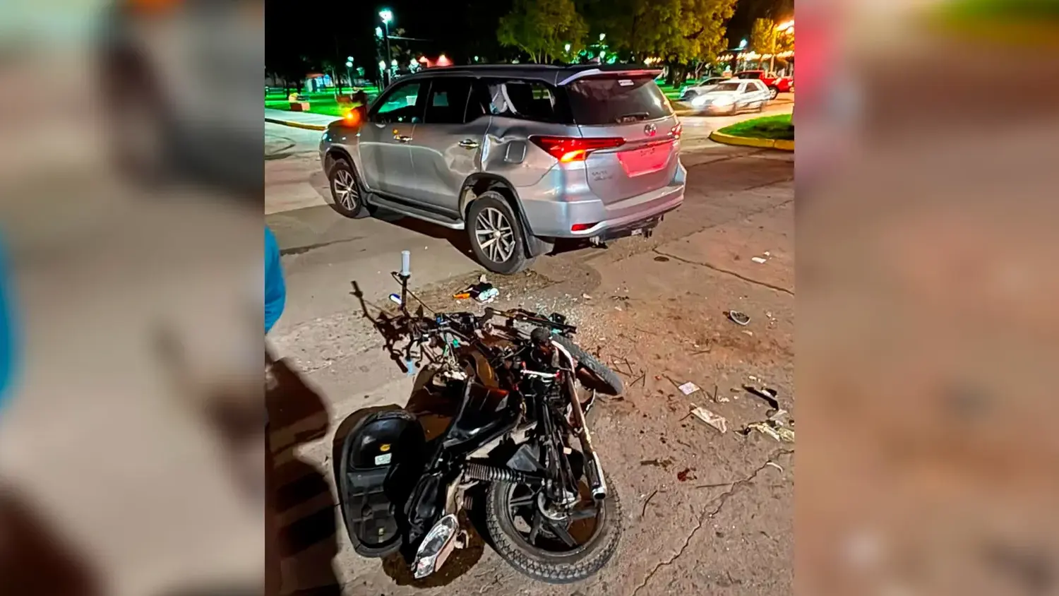 Choque entre una camioneta y una moto en la región: una persona fue trasladada