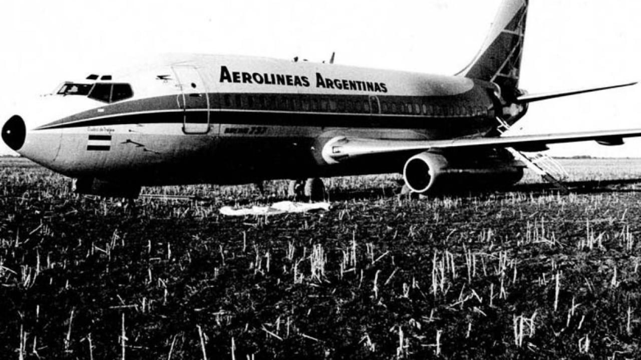 Hace 50 años un Boeing 737 de Aerolíneas Argentinas aterrizaba en un campo al sur de Santa Fe