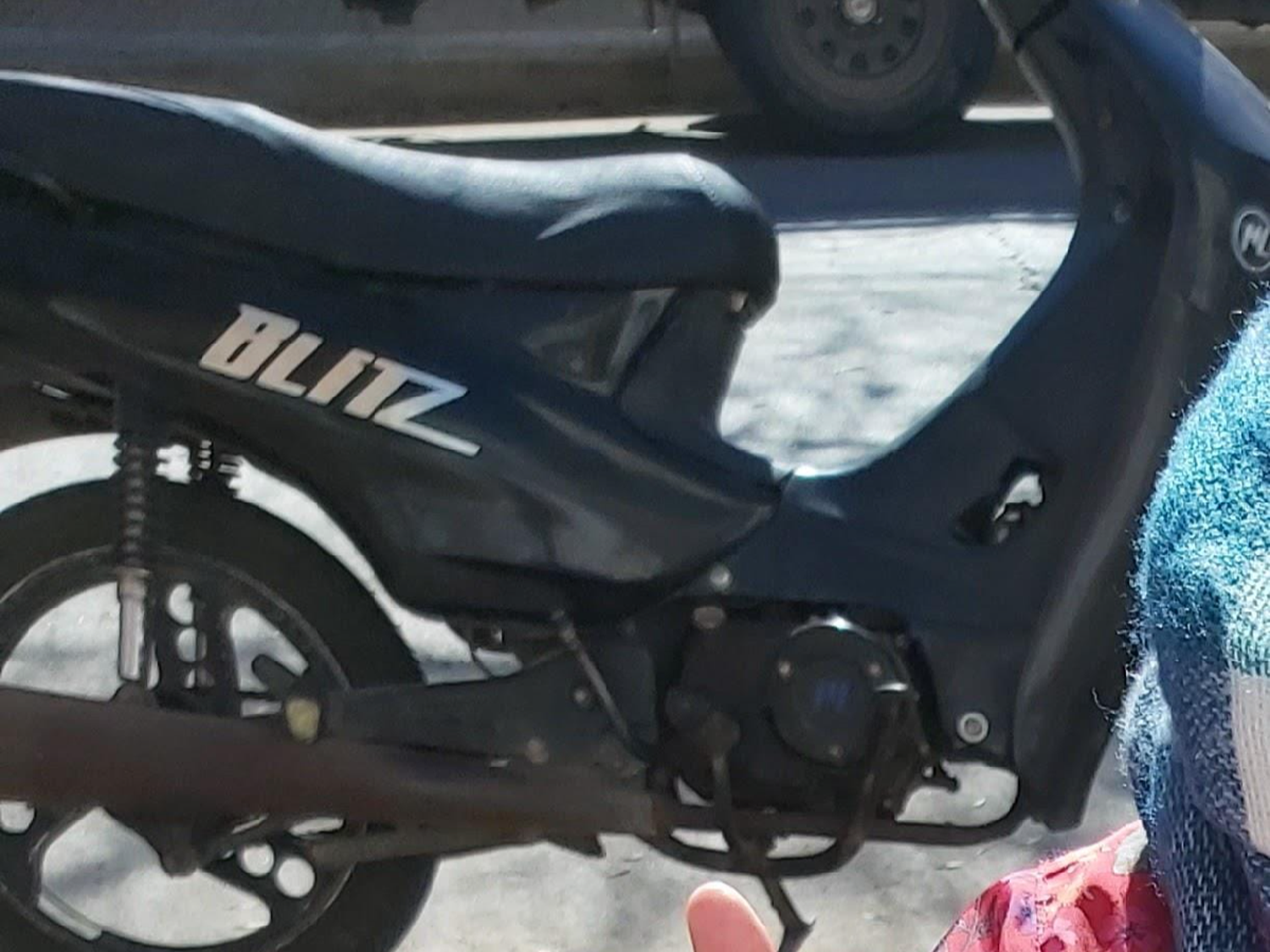 Intentó robar las luminarias de un comercio y terminó llevándose una moto