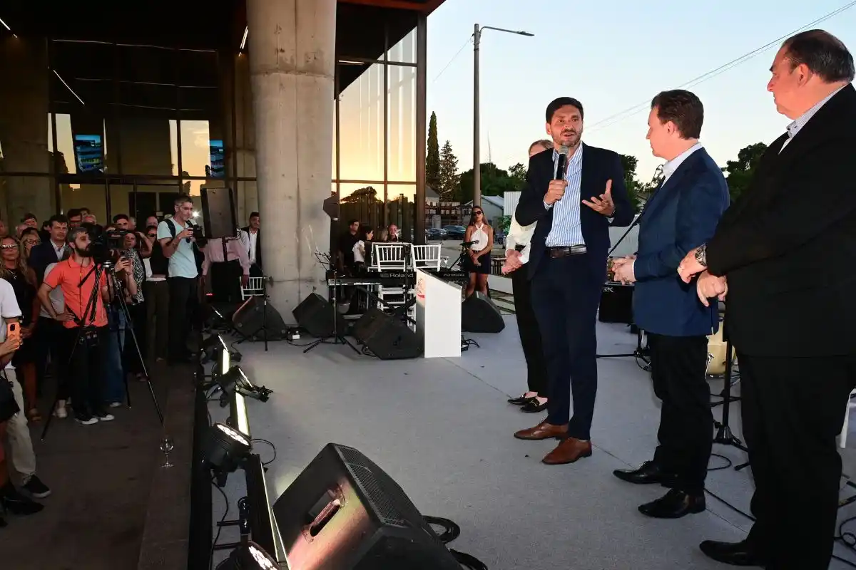 El gobernador Pullaro destacó el rol de El Litoral en este nuevo capítulo para el medio líder de la región. Foto: Flavio Raina.