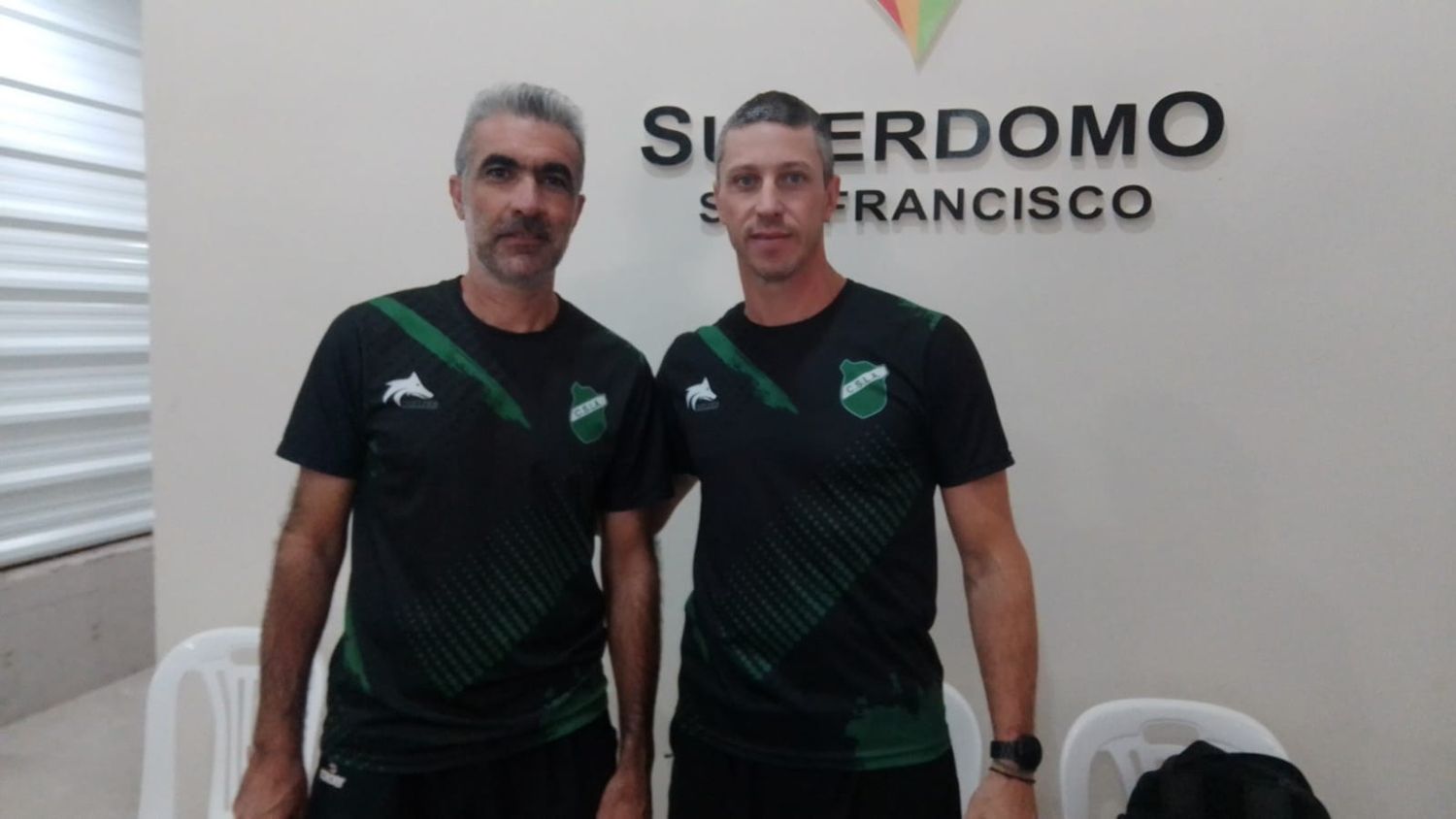 El entrenador Julio Rafael Arlettaz y su asistente Néstor Javier Céspedes.