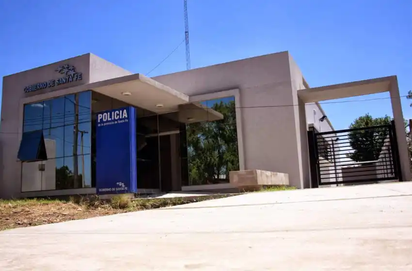 Chocó una casa y se fugó a pie