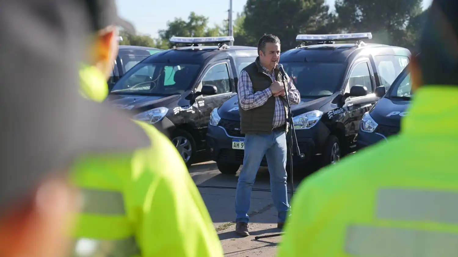 La provincia entregó camionetas destinadas a seguridad vial y controles de rutas en Rosario