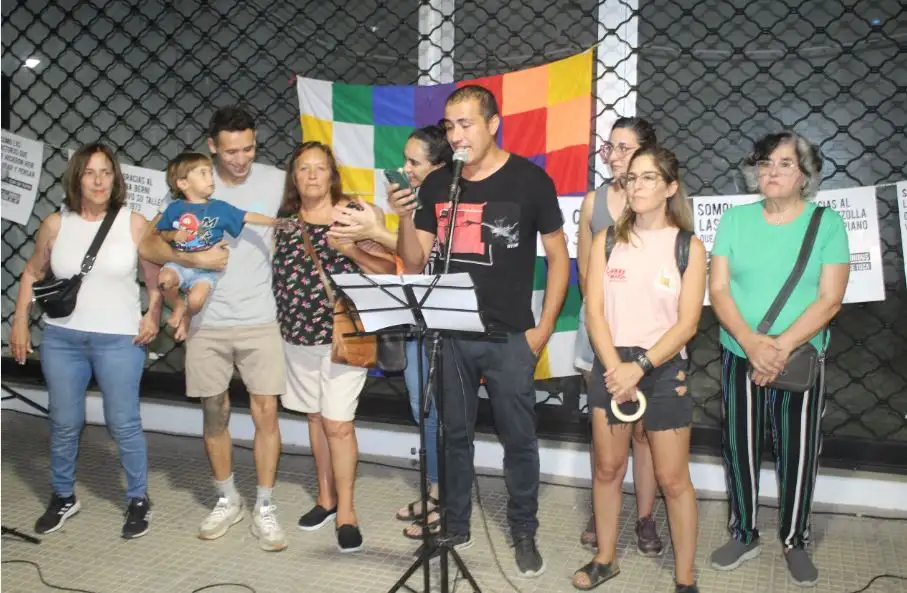 Artistas de diferentes ramas de la cultura se manifiestan semanalmente en zonas céntricas de la ciudad.