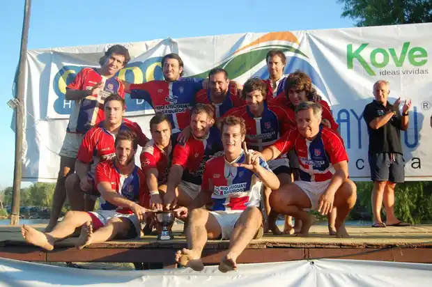 Universitario de C. del Uruguay se coronó bicampeón del seven de la playa 
