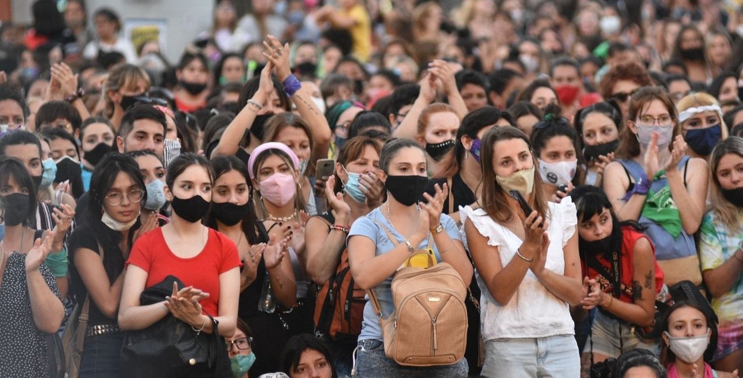 El Gobierno de Santa Fe desobliga a mujeres para el 8 de Marzo