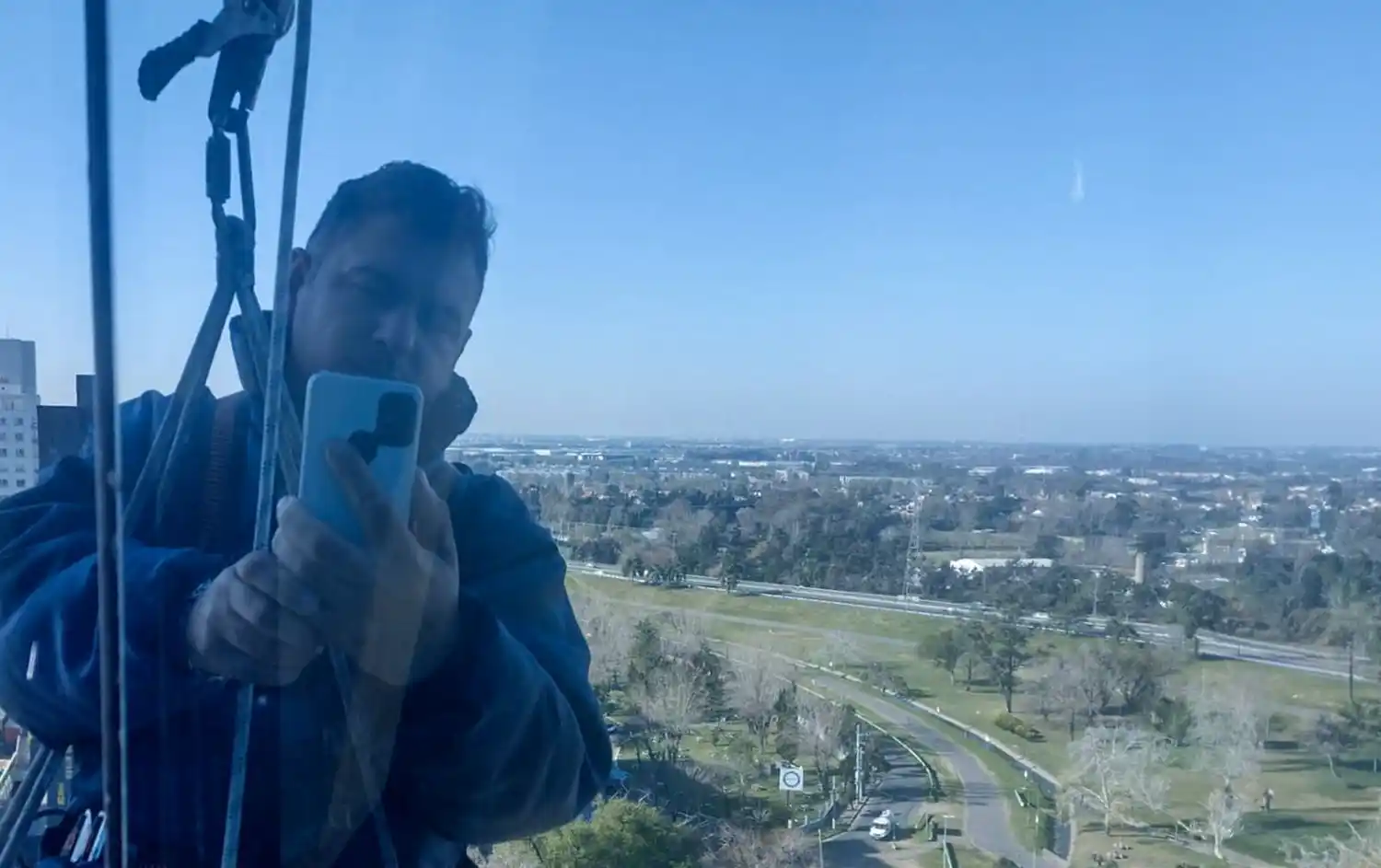 Daniel Vera trabaja de silletero y conversó con LANOTICIA1.COM.