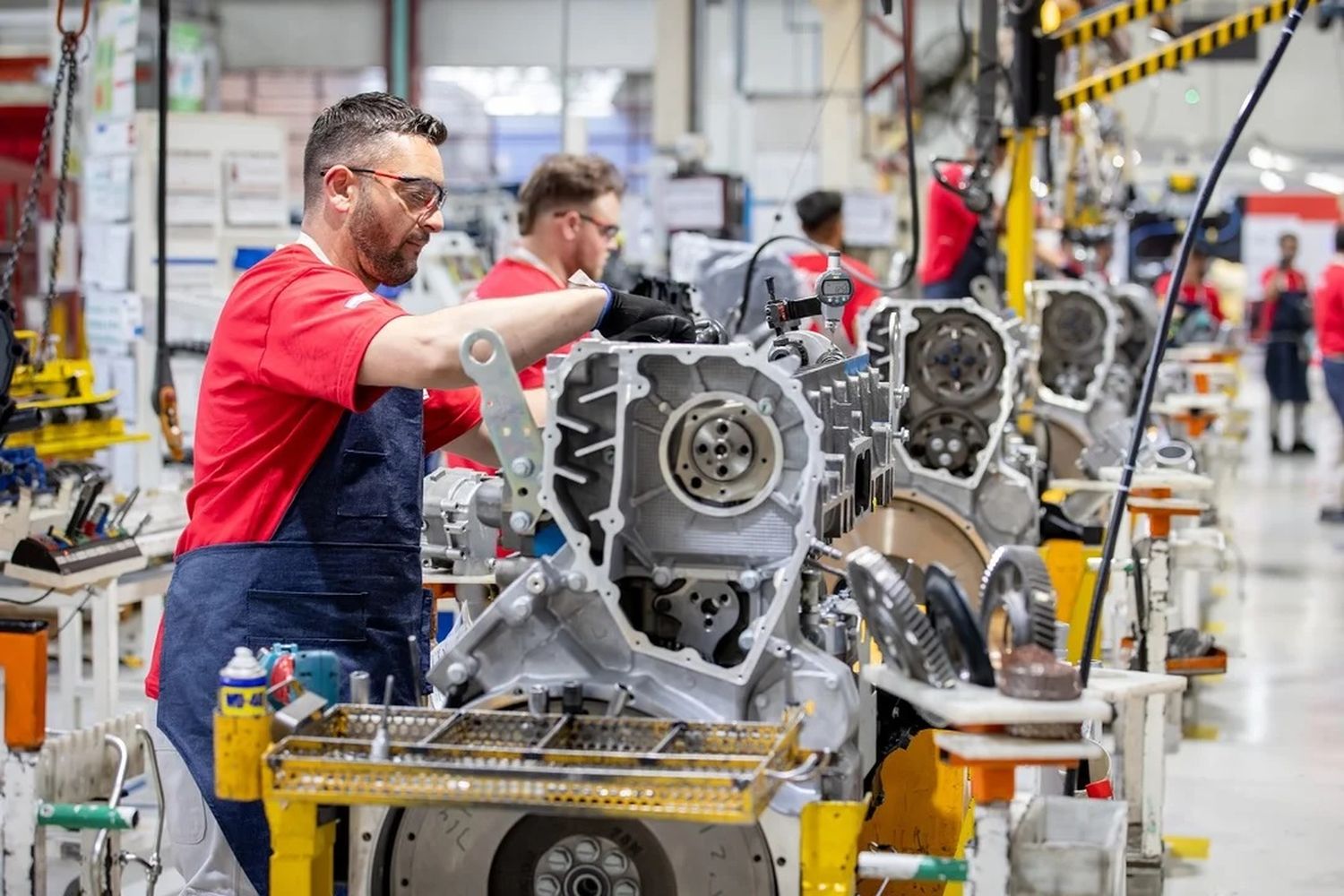 La industria nacional sumó el tercer mes de crecimiento consecutivo, según la UIA