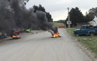 Ante la falta de respuesta, operarios del Relleno Sanitario quemaron cubiertas