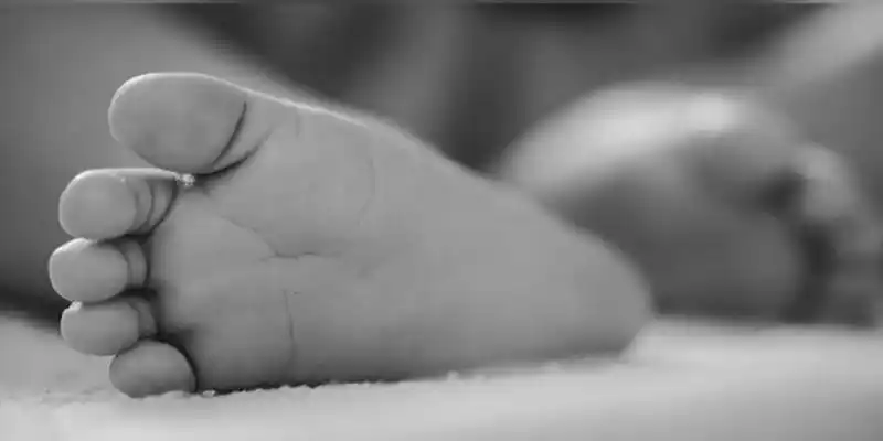 BEBÉ de cinco meses MUERE al caer en tobo lleno de orine en Zulia