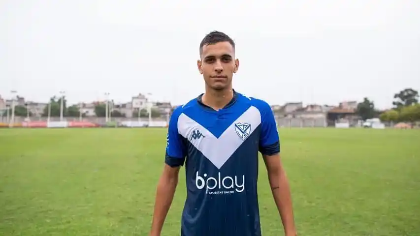 San Julián llegó a jugar en la Reserva de Vélez Sarsfield.