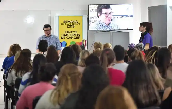 Gervasio Larrivey maquilló emociones en “Juntos Hablemos de Cáncer”