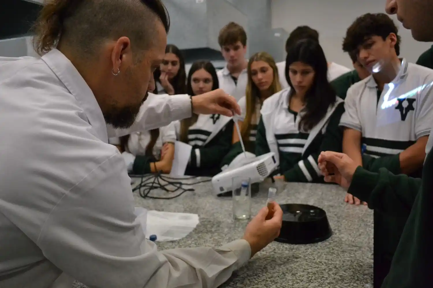 Más de 1.300 estudiantes participaron de la Feria de las Carreras en la Facultad de Bromatología