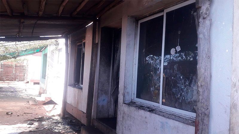 Vecinos incendiaron una casa donde habrían abusado a una niña de 13 años