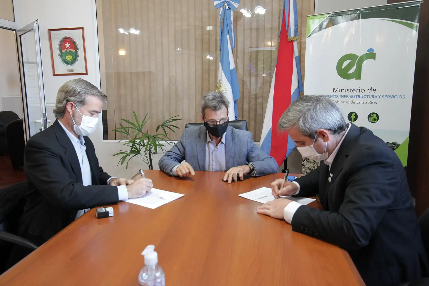 Provincia aportará el 70% de los fondos para pavimentar calle Los Troperos