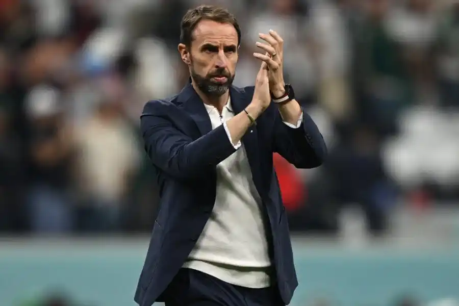 Southgate seguirá como entrenador de Inglaterra