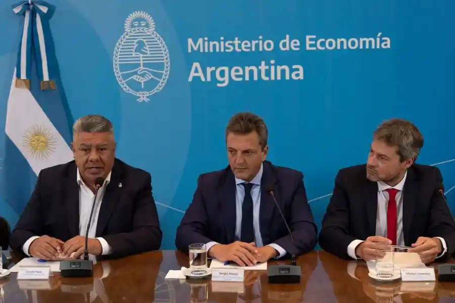 Tapia y Massa presentan el Mundial 2030 en conferencia de prensa en Ezeiza