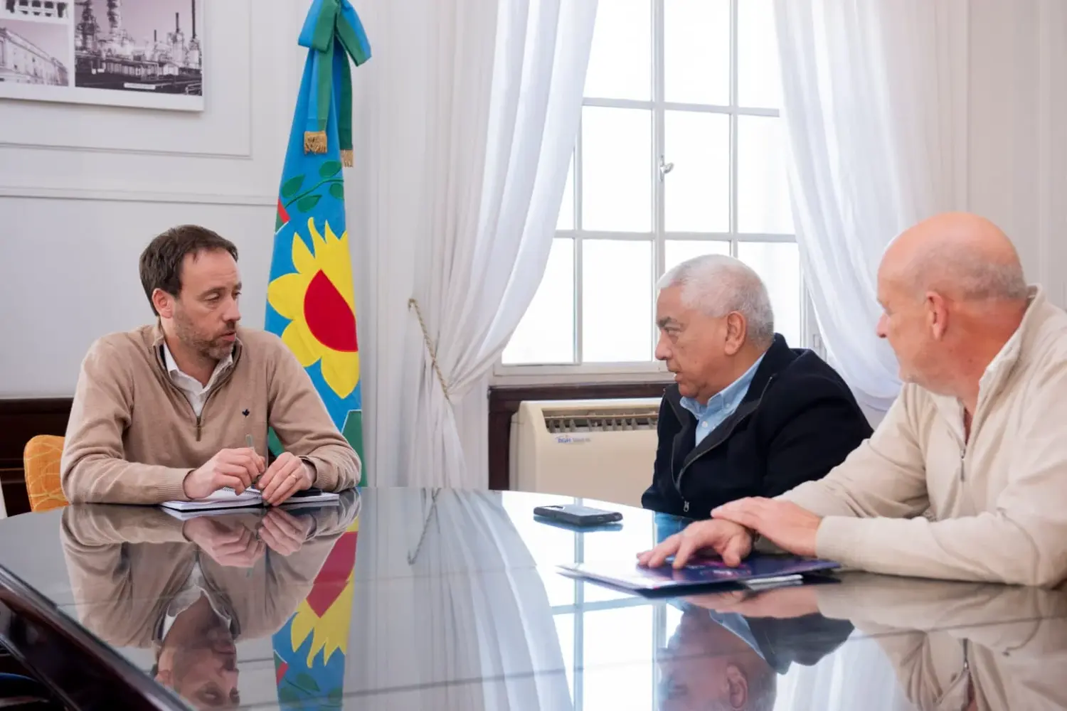 El 23 de julio, el ministro de Economía, Pablo López, recibió a Salazar y a Borgo en La Plata.