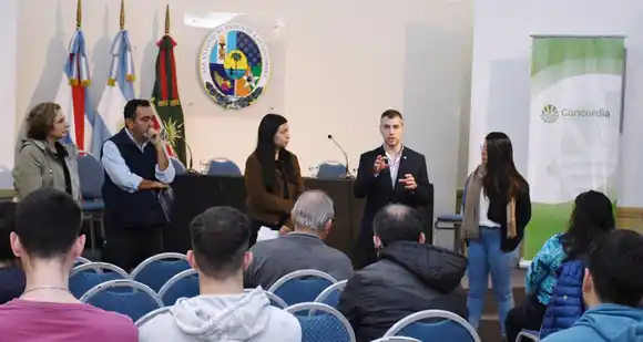 Se avanza en la regularización de los carritos gastronómicos